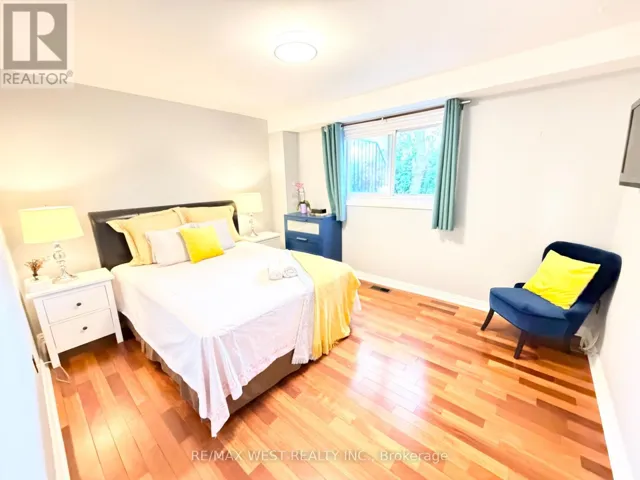 63 SUMMERSIDE CRESCENT, Toronto (Hillcrest Village), Ontario M2H1W9