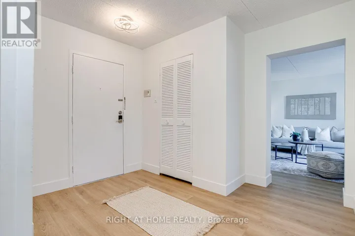 207 - 580 MARY STREET E, Whitby (Downtown Whitby), Ontario L1N2R3