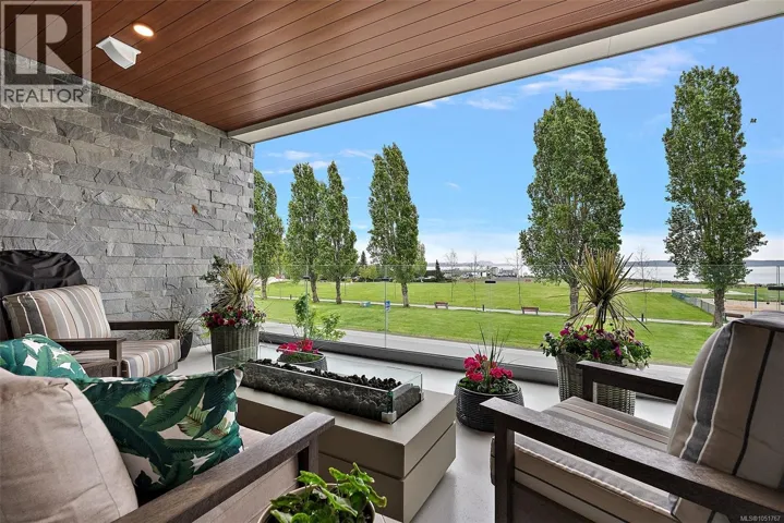 203 9570 Fifth St, Sidney, British Columbia V8L2W5