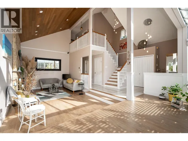 389 METTA STREET, Port Moody, British Columbia V3H2Y6