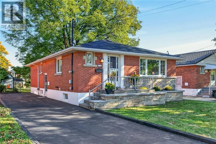19 WELBOURN Drive, Hamilton, Ontario L9A3N1