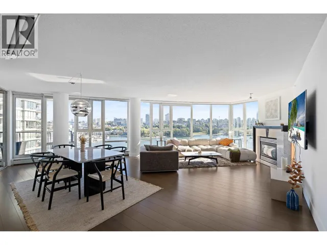 1202 1383 MARINASIDE CRESCENT, Vancouver, British Columbia V6Z2W9