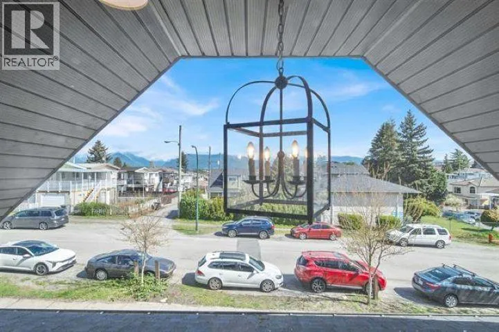 3128 KINGS AVENUE, Vancouver, British Columbia V5R4T4