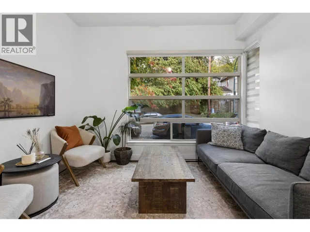 881 SALSBURY DRIVE, Vancouver, British Columbia V5L4A3