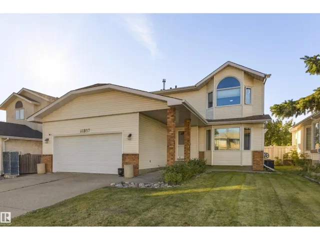 18907 90 AV NW NW, Edmonton, Alberta T5T5W2