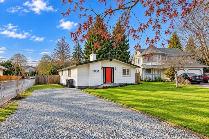 21635 50A AVENUE, Langley, British Columbia V3A8W9