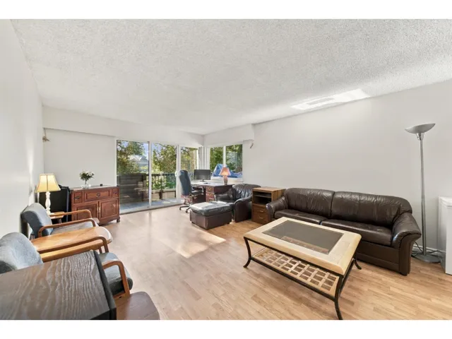 203 13530 HILTON ROAD, Surrey, British Columbia V3R5J4