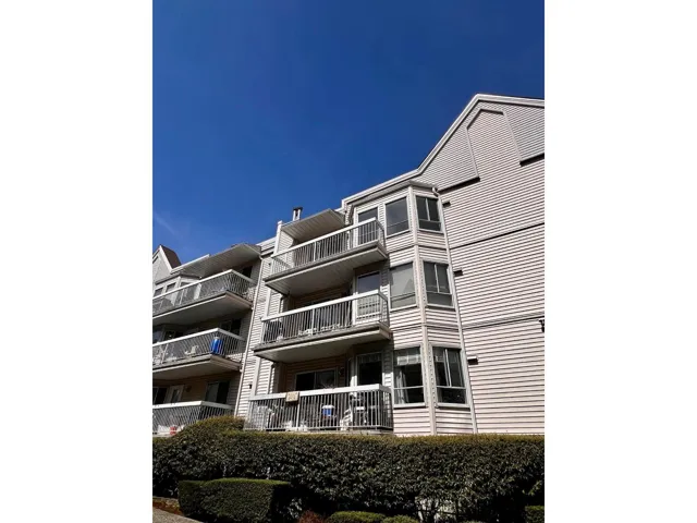313 9299 121 STREET, Surrey, British Columbia V3V7X8