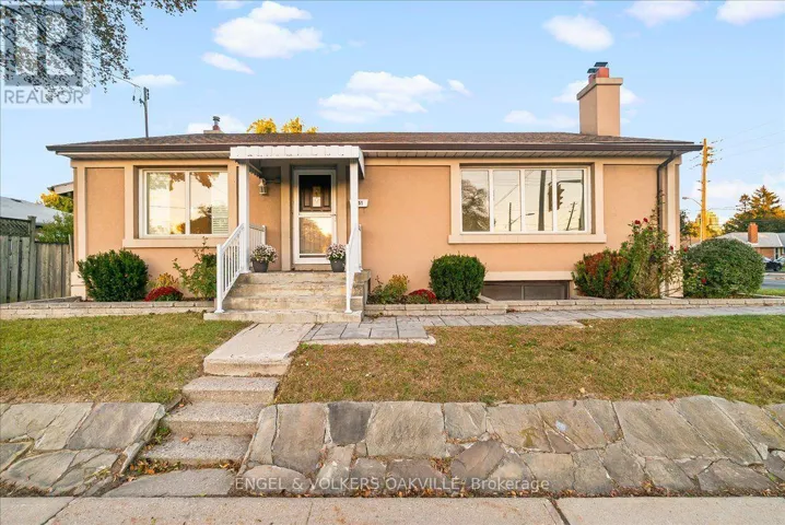 351 RENFORTH DRIVE, Toronto (Etobicoke West Mall), Ontario M9C2L8