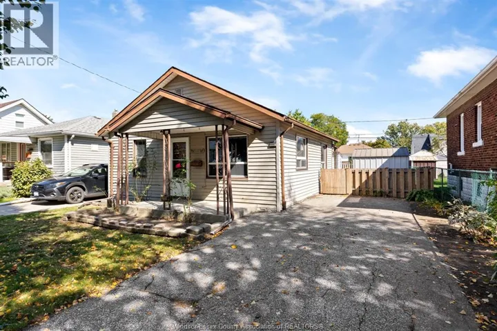 2352 CHANDLER, Windsor, Ontario N8W4A6