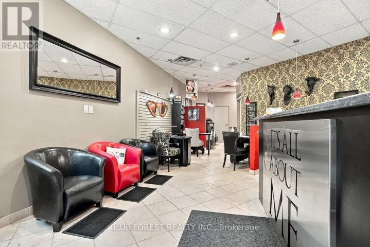 R57 - 142 FULLARTON STREET, London East (East F), Ontario N6A0A4