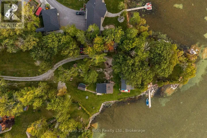 Private point with approx 430 sq ft waterfront