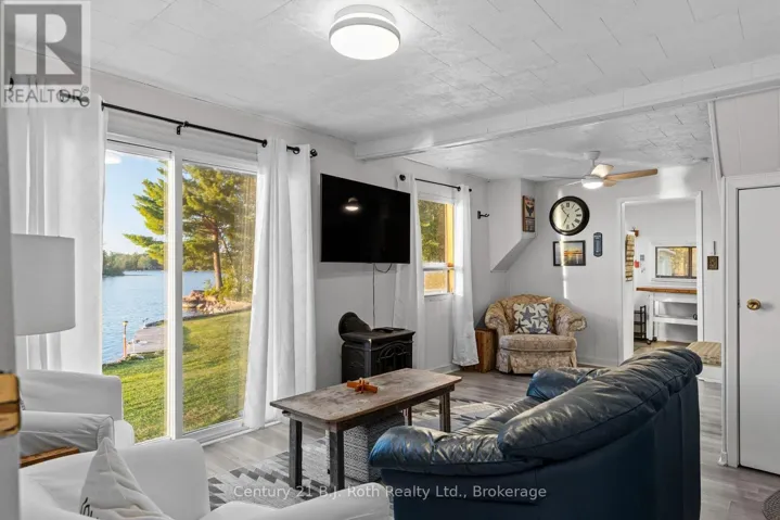 Bright and spacious living room
