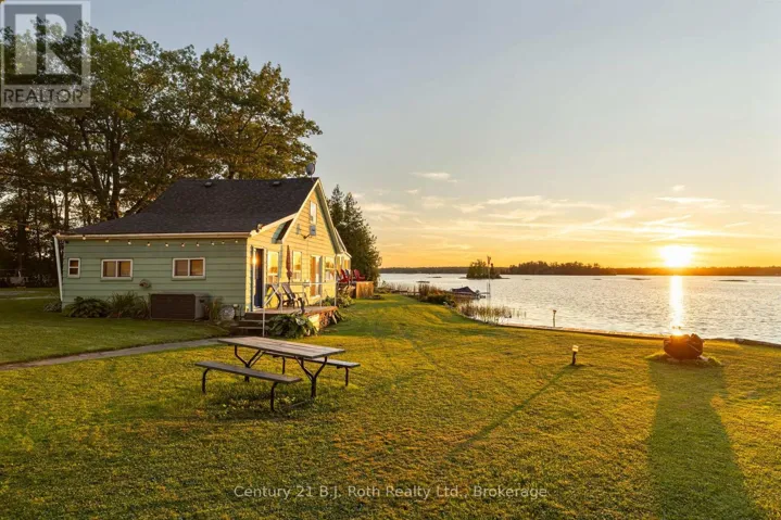 4 bedroom 3 Season Cottage