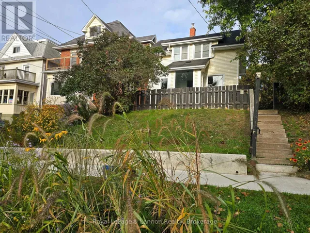 16 CROWN STREET, Thunder Bay (Court / Cumberland), Ontario P7B3J6