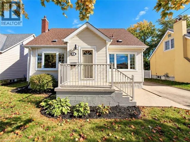 5 ATHENS Street, Hamilton, Ontario L9C3K8