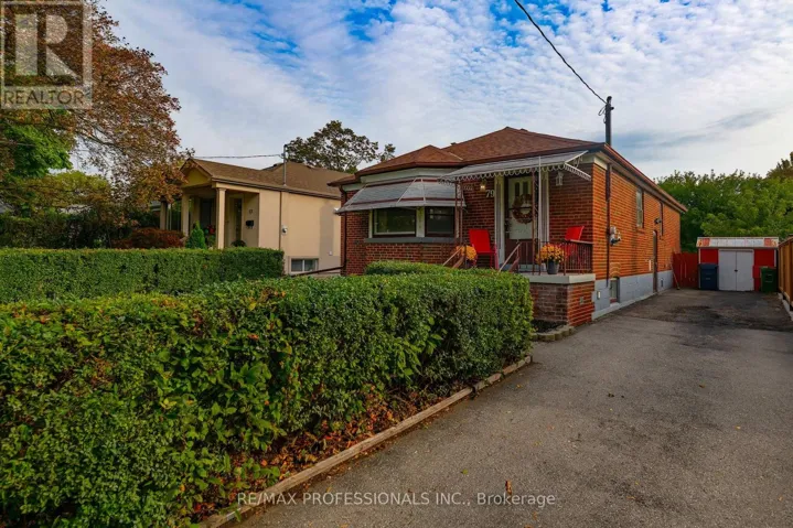 79 SILVERHILL DRIVE, Toronto (Islington-City Centre West), Ontario M9B3W4