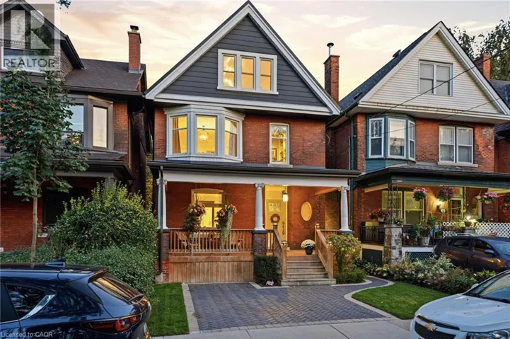 35 FAIRLEIGH Avenue S, Hamilton, Ontario L8M2K1