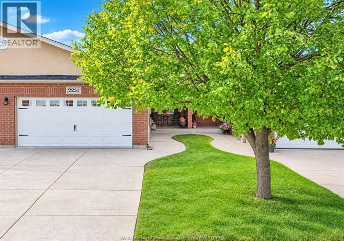 2231 LUXURY, Windsor, Ontario N8P1W9