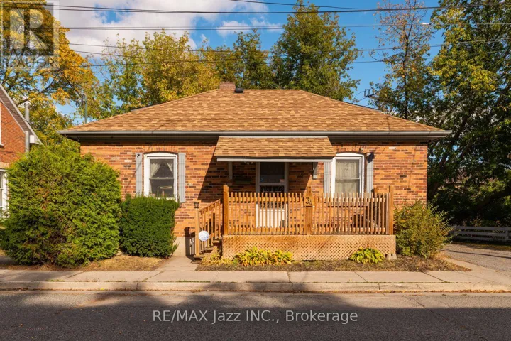 34 JACKSON AVENUE, Peterborough (Town Ward 3), Ontario K9J5B9
