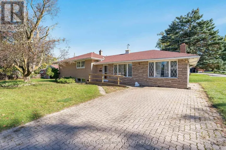 82 OAKLEY PARK SQUARE, Barrie (Wellington), Ontario L4M2K1
