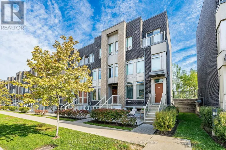245 - 19 APPLEWOOD LANE, Toronto (Etobicoke West Mall), Ontario M9C0C1