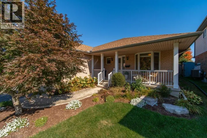 587 SANDBANKS Crescent, Waterloo, Ontario N2V2K4
