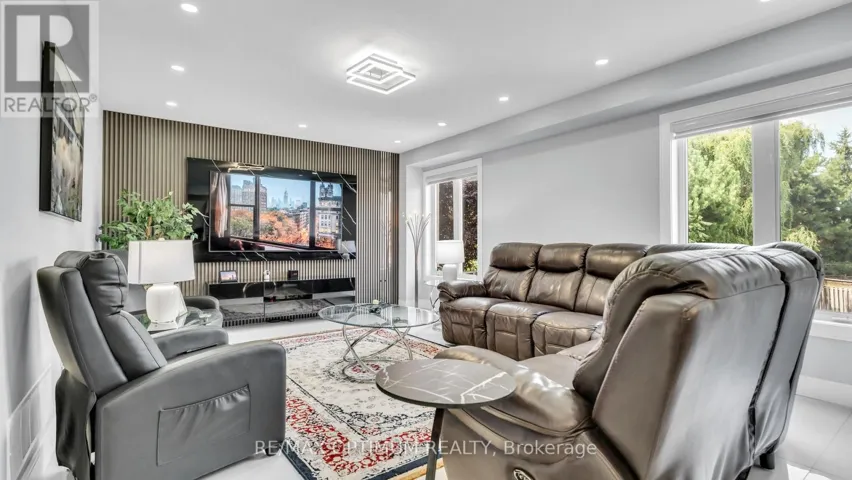 82 PENBRIDGE CIRCLE, Brampton (Fletcher's Meadow), Ontario L7A2R1