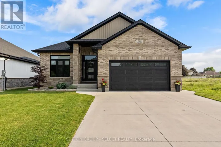 3910 PARK STREET, Plympton-Wyoming (Plympton Wyoming), Ontario N0N1E0