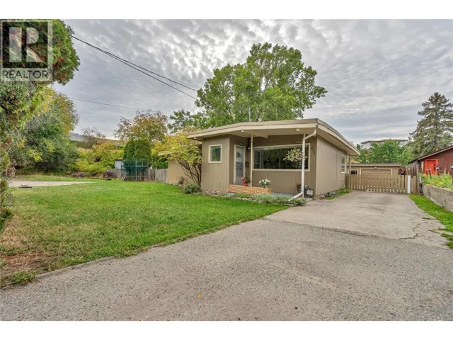 692 Vancouver Avenue, Penticton, British Columbia V2A1A6