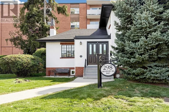 298 LAKESHORE ROAD E, Mississauga (Port Credit), Ontario L5G1H2