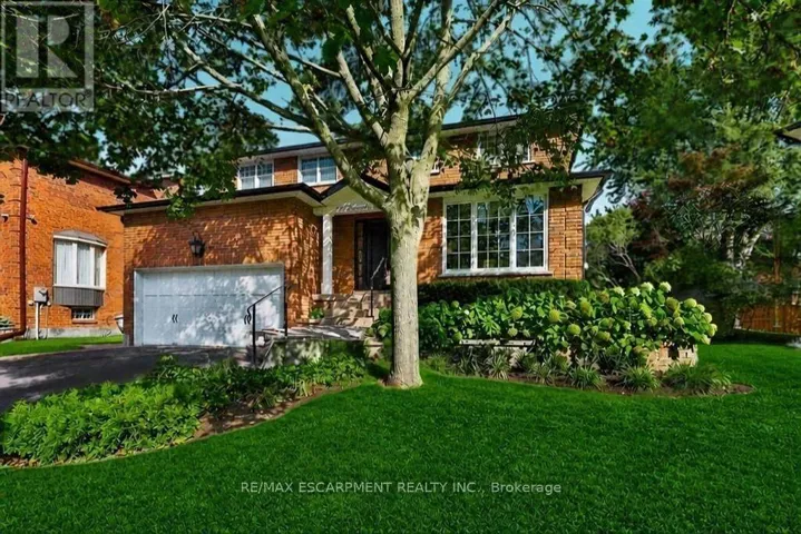 126 WANITA ROAD, Mississauga (Port Credit), Ontario L5G1B8