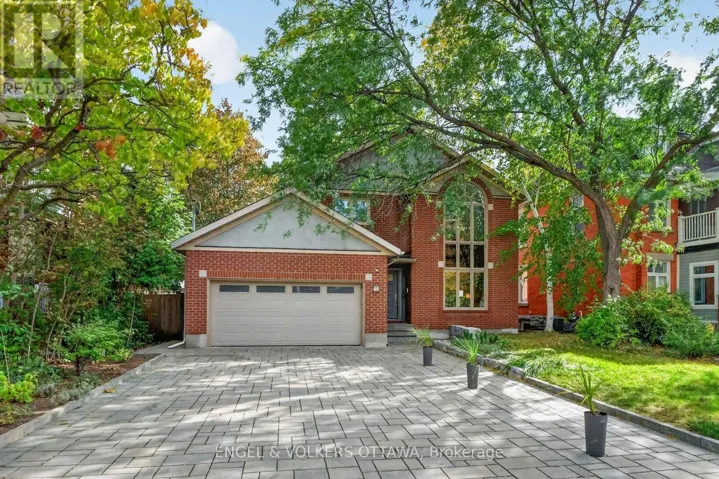 628 BYRON AVENUE, Ottawa, Ontario K2A0E6