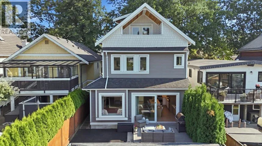 2137 E 2ND AVENUE, Vancouver, British Columbia V5N1E9