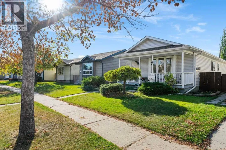 921 Erin Woods Drive SE, Calgary, Alberta T2B2X1