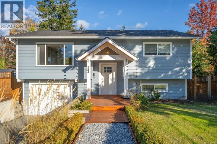 554 Cormorant St, Comox, British Columbia V9M1Z9