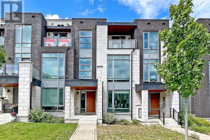 107 CARRVILLE WOODS CIRCLE, Vaughan (Patterson), Ontario L6A4Z6