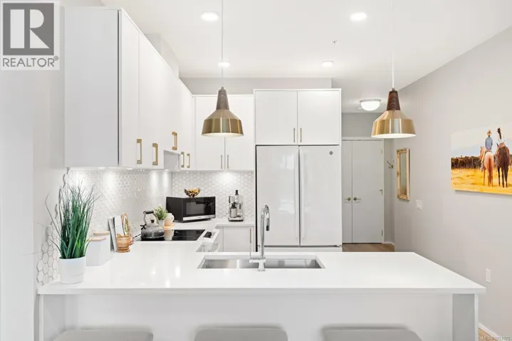 303 2348 Beacon Ave, Sidney, British Columbia V8L1X3