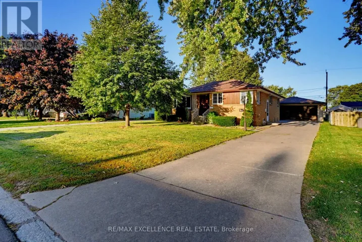 3040 WOODLAWN AVENUE, Windsor, Ontario N8W2H7