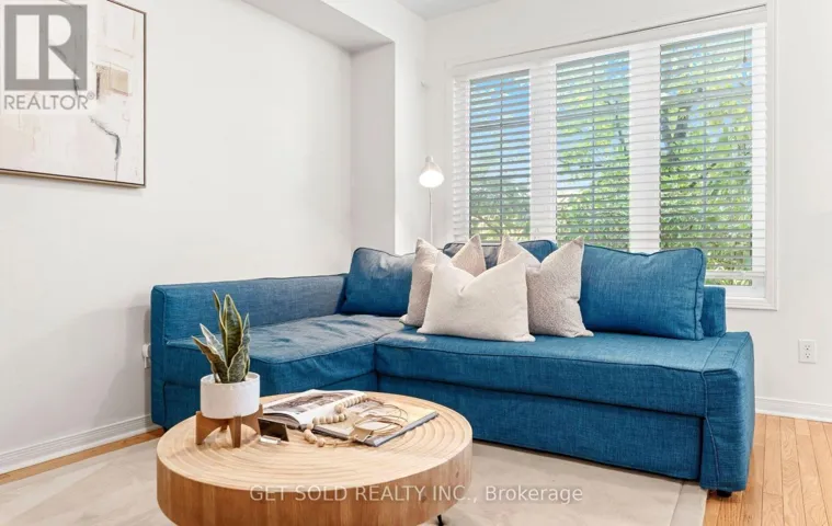 33 SERGIO MARCHI STREET, Toronto (Downsview-Roding-CFB), Ontario M3L0E5