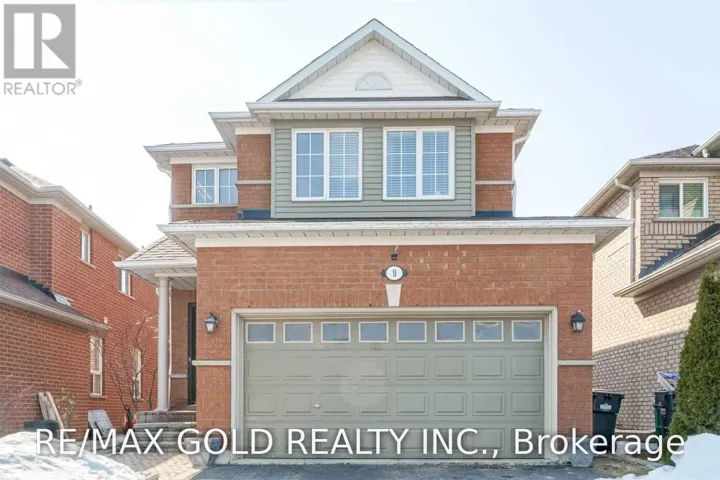 9 BLUE LAKE AVENUE, Brampton (Fletcher's Meadow), Ontario L6X4W1