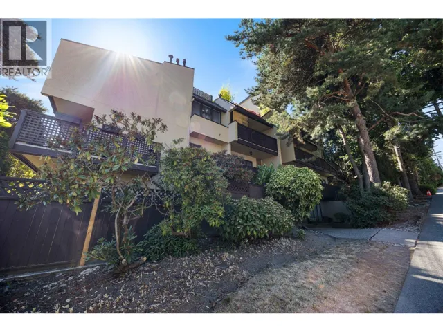 306 110 SEVENTH STREET, New Westminster, British Columbia V3M5W5