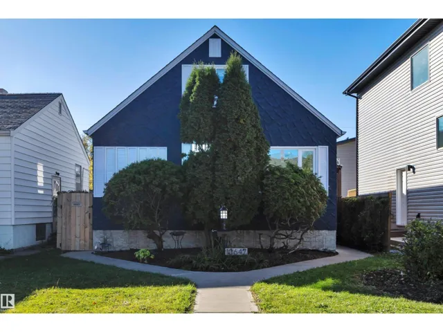 10647 68 AV NW, Edmonton, Alberta T6H2B3