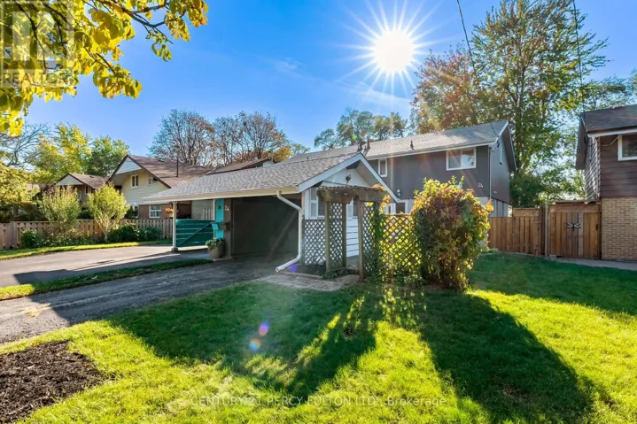 24 DOGWOOD CRESCENT, Toronto (Bendale), Ontario M1P3N6