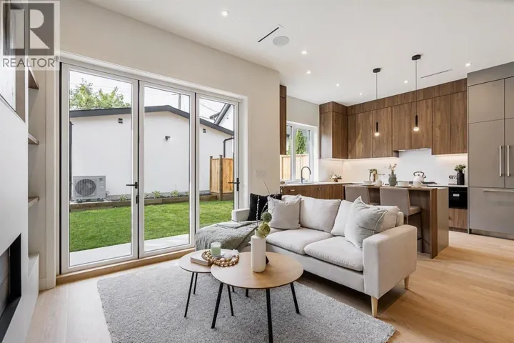 2 456 38TH AVENUE, Vancouver, British Columbia V5W1H7