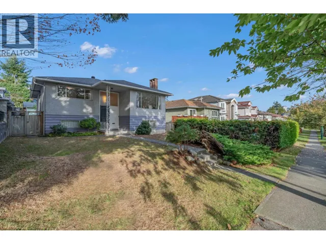 3631 WELLINGTON AVENUE, Vancouver, British Columbia V5R4Z4