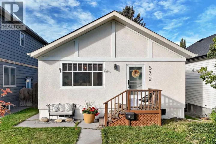 532 18 Avenue NW, Calgary, Alberta T2M0T6