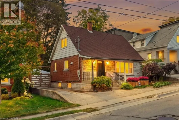 106 CEDAR Street S, Kitchener, Ontario N2G3L9