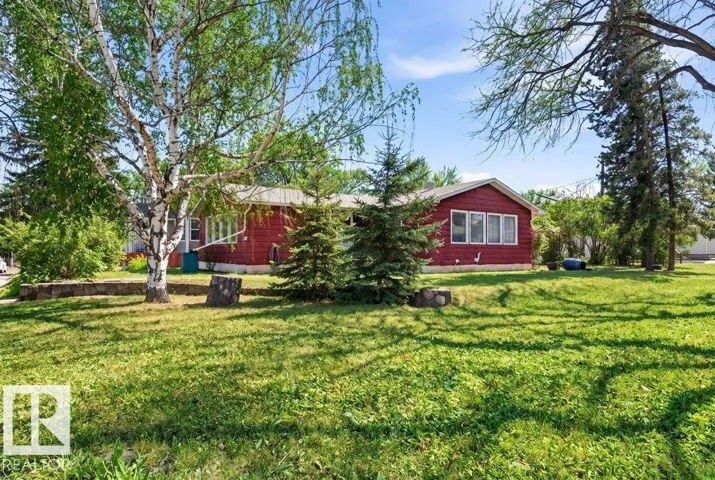 10459 66 AV NW, Edmonton, Alberta T6H1X2
