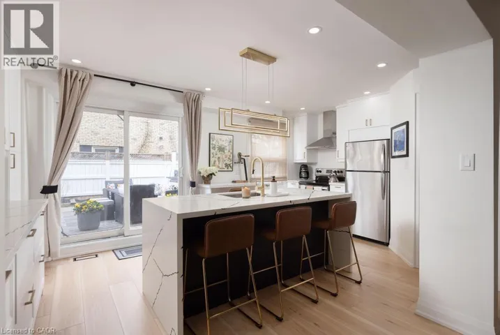 1422 GHENT Avenue, Burlington, Ontario L7S1W8